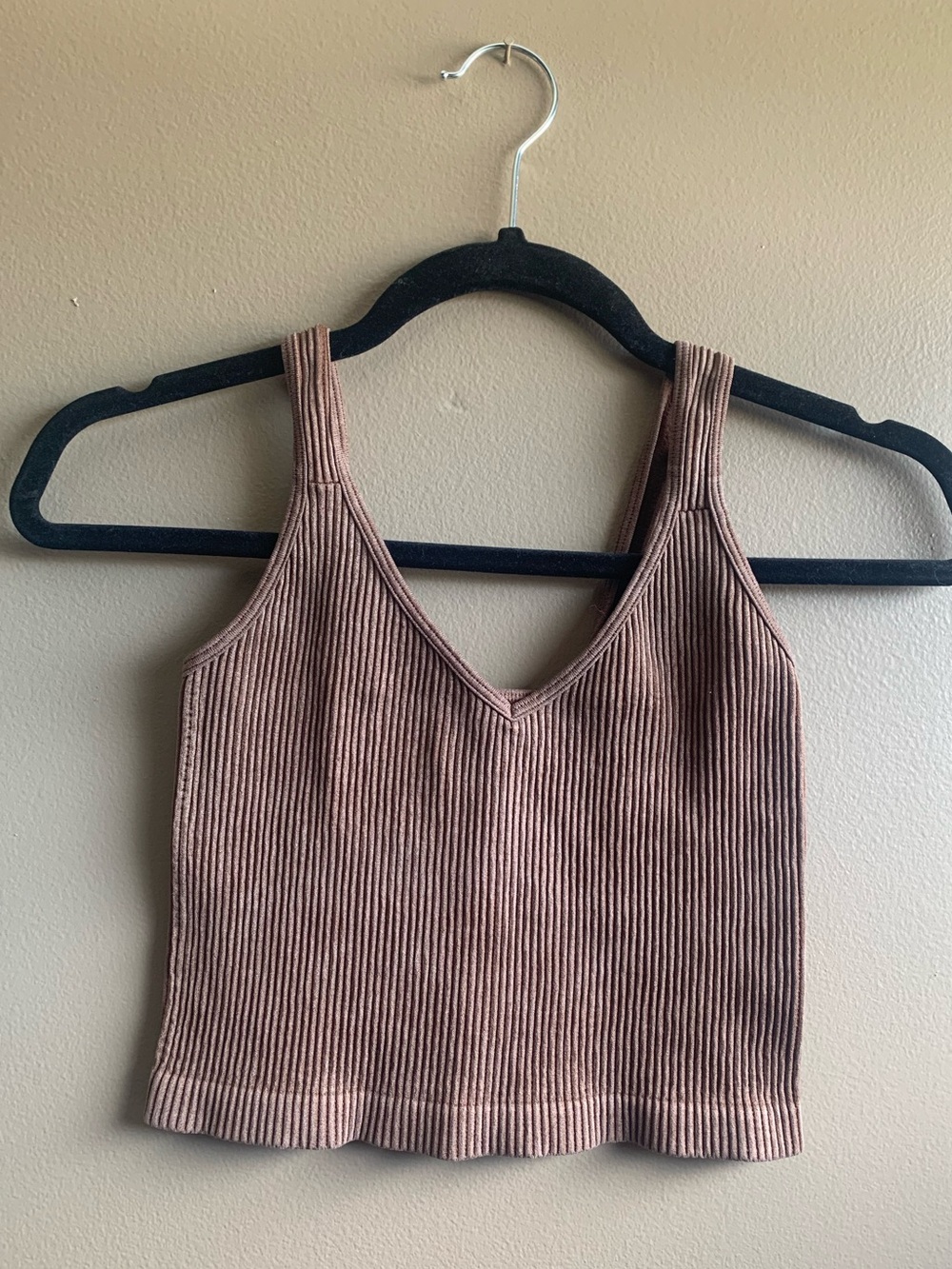 Bella Seamless Ribbed V-Neck Cropped Tank Top - Mauve Brown